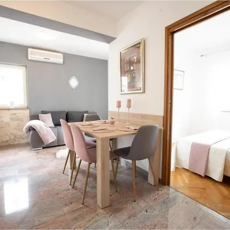 Apartamento With Wifi - 24438 *