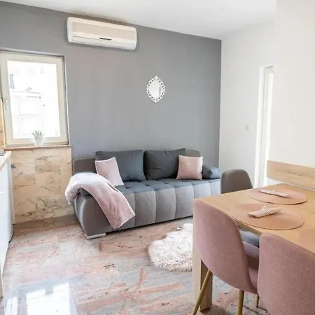 Apartman With Wifi - 24438 Makarska